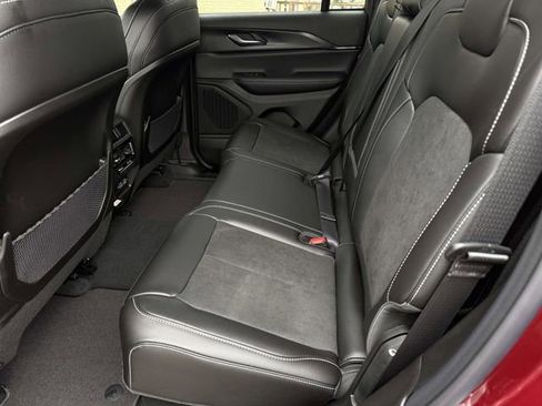 New 2025 Jeep Grand Cherokee Altitude image 25