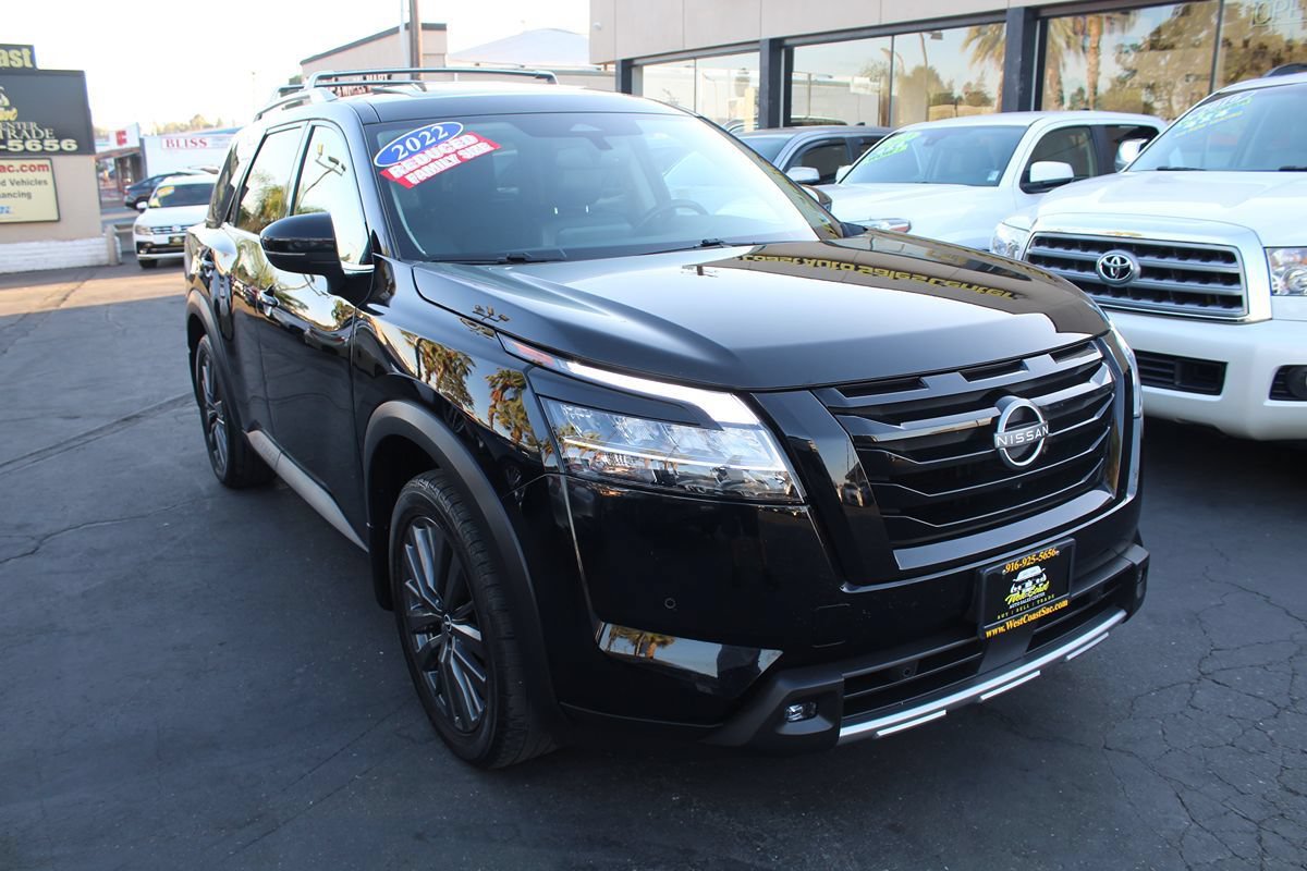 Used 2022 Nissan Pathfinder SL w/ SL Premium Package FWD image 8