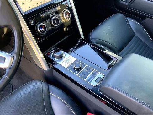 Used 2018 Land Rover Discovery HSE Luxury AWD/4WD image 15