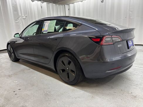 Used 2023 Tesla Model 3 Standard Range image 3
