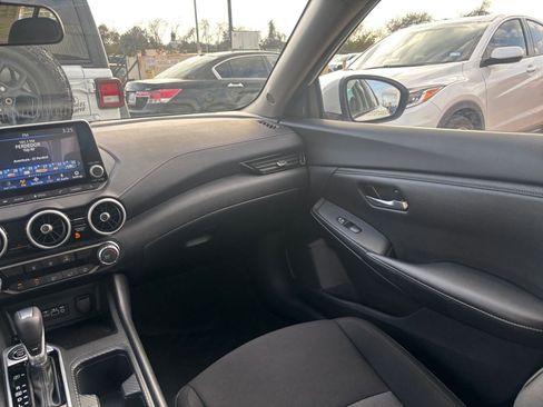 Used 2025 Nissan Sentra SV image 32
