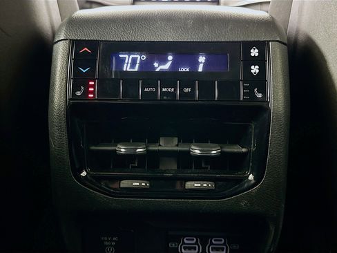 Used 2024 Jeep Grand Cherokee L Limited w/ Luxury Tech Group II image 29