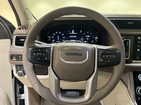 Used 2024 GMC Yukon XL Denali AWD/4WD image 10