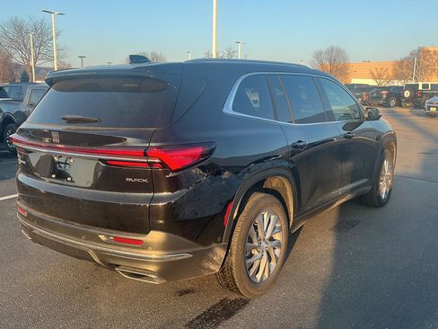 Used 2025 Buick Enclave Preferred w/ Super Cruise Package image 4