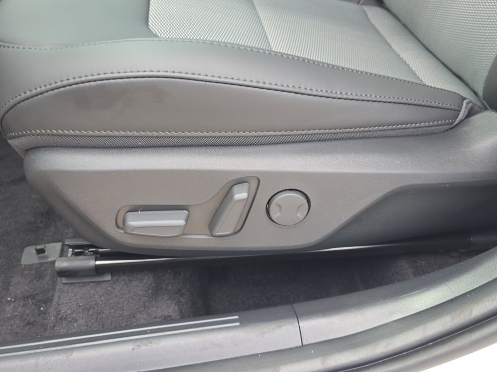 New 2026 Kia Niro EX FWD image 20