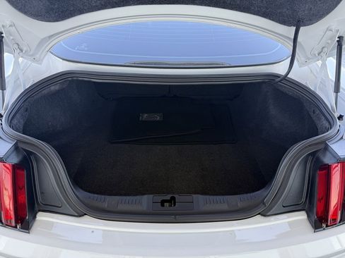 Used 2016 Ford Mustang Shelby GT350 w/ Technology Package image 23