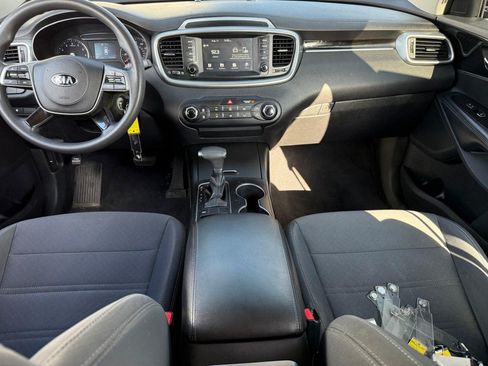 Used 2019 Kia Sorento L FWD image 13