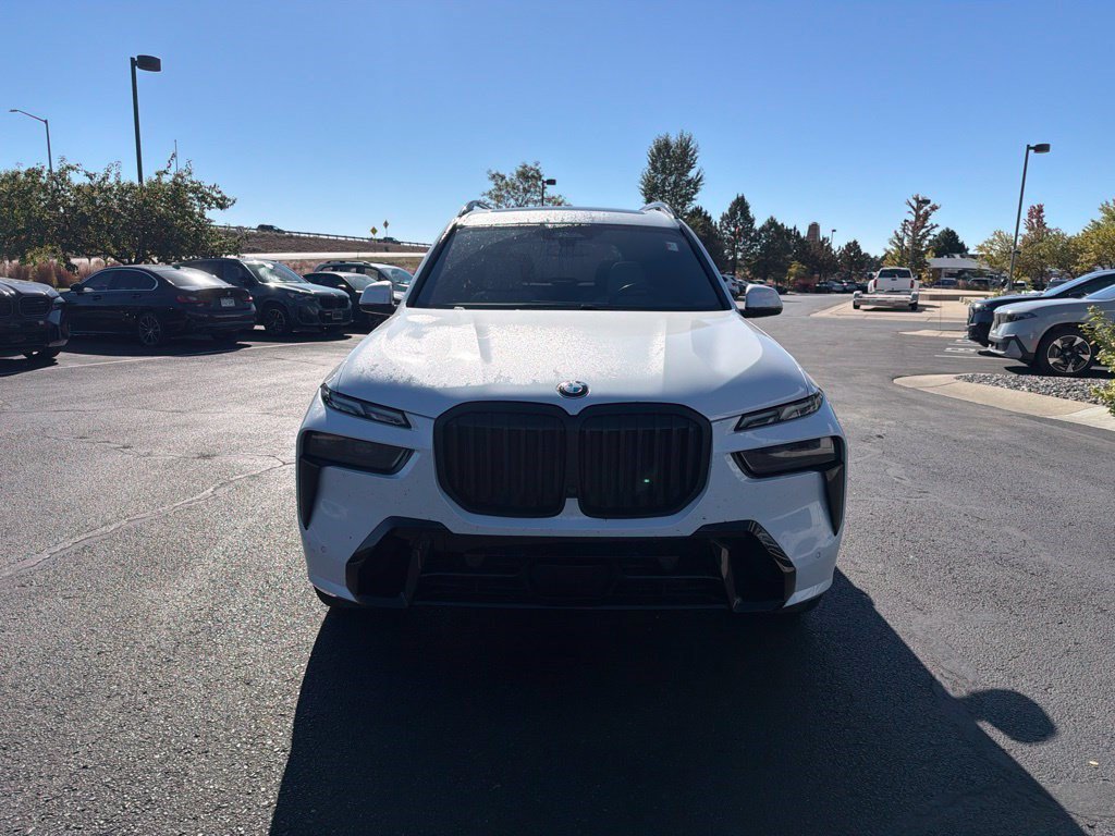 Used 2024 BMW X7 xDrive40i w/ M Sport Package AWD/4WD image 8