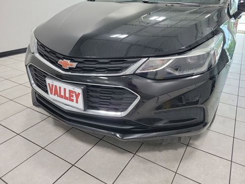 Used 2017 Chevrolet Cruze LT FWD image 23