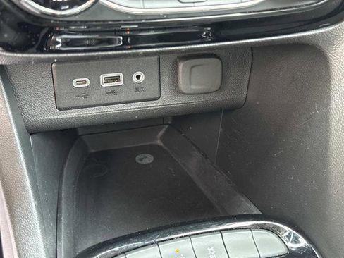 Used 2023 Buick Encore GX Select w/ Sport Touring Package image 22