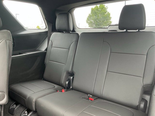 Used 2023 Chevrolet Traverse LT w/ LT Premium Package AWD/4WD image 34