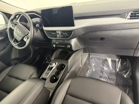 Certified 2025 Ford Escape Platinum AWD/4WD image 11