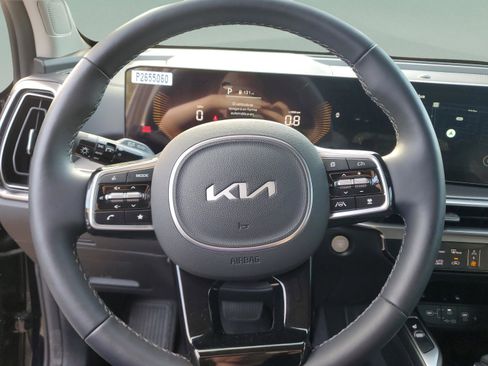 Certified 2025 Kia Sorento EX w/ Panoramic Sunroof Package FWD image 17
