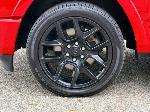 Used 2021 RAM 1500 Laramie AWD/4WD image 9