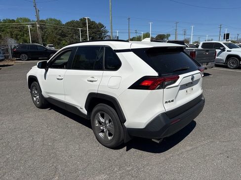 Used 2023 Toyota RAV4 XLE image 5