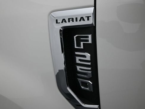 Used 2022 Ford F250 Lariat w/ Chrome Package image 43