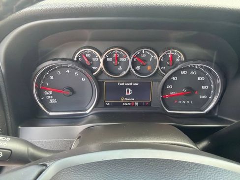 Used 2022 Chevrolet Silverado 1500 RST w/ Redline Edition AWD/4WD image 13