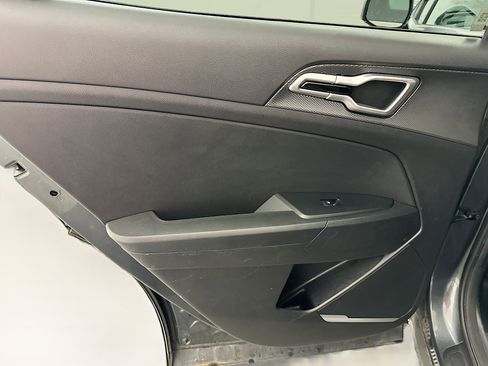 Used 2024 Kia Sportage LX image 26