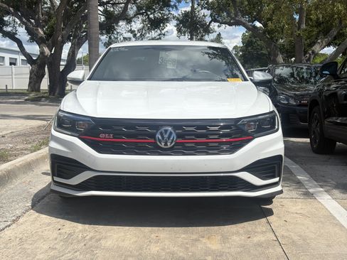 Used 2019 Volkswagen Jetta GLI FWD image 2