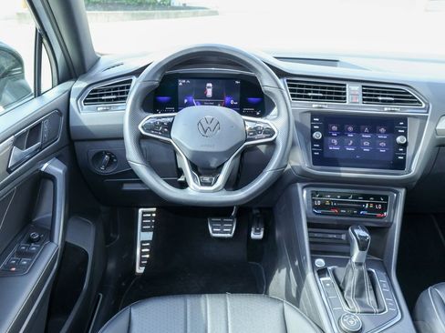 Used 2023 Volkswagen Tiguan SE R-Line image 23