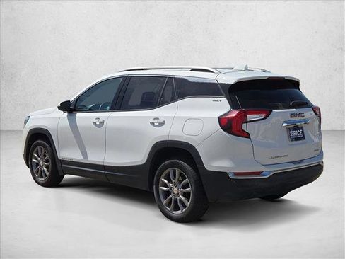 Used 2024 GMC Terrain SLT image 8