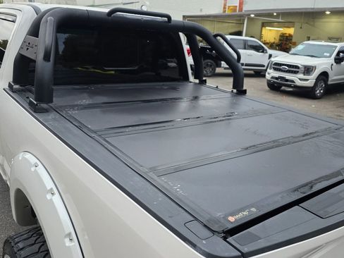 Used 2017 Ford F250 Lariat w/ Lariat Ultimate Package AWD/4WD image 32