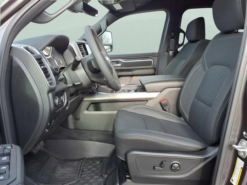 New 2025 RAM 1500 Big Horn AWD/4WD image 12