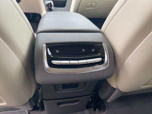 Used 2024 Cadillac XT6 Premium Luxury w/ Technology Package AWD/4WD image 37