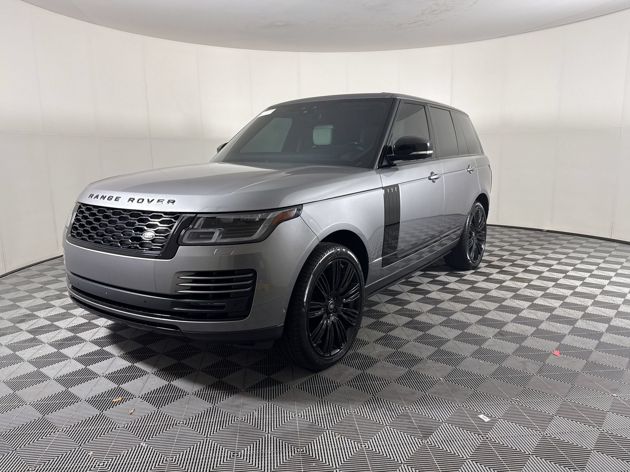 Used 2021 Land Rover Range Rover P525 Westminster Edition AWD/4WD image 1