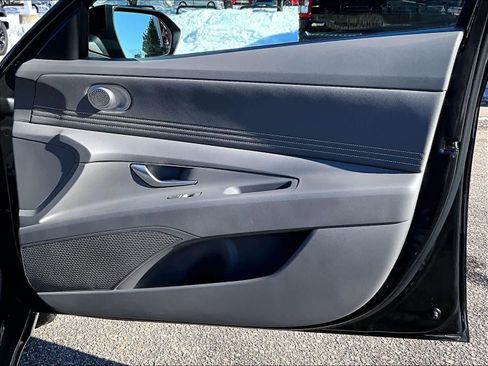 Used 2024 Hyundai Elantra SEL w/ Convenience Package image 12