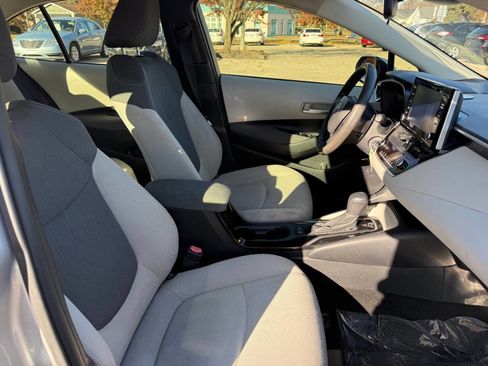 Used 2020 Toyota Corolla LE image 31