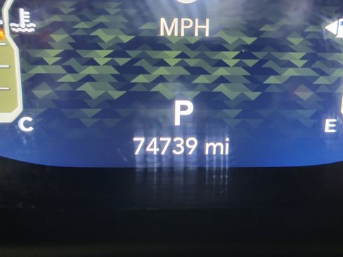 Used 2022 Jeep Gladiator Rubicon w/ LED Lighting Group image 17