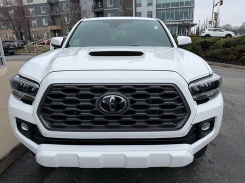Used 2021 Toyota Tacoma TRD Sport w/ TRD Premium Sport Package image 11