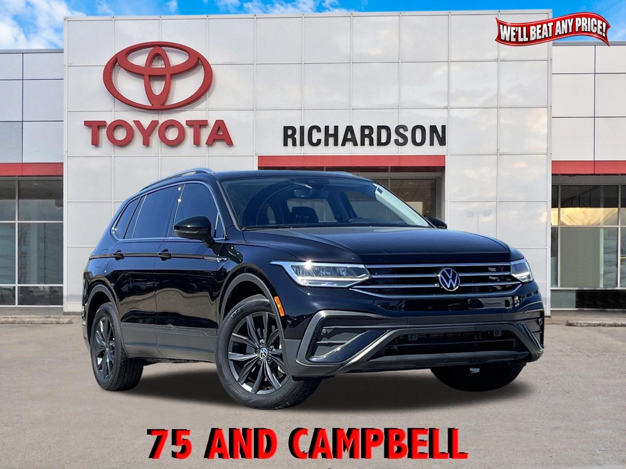 Used 2024 Volkswagen Tiguan SE w/ Panoramic Sunroof Package FWD image 1