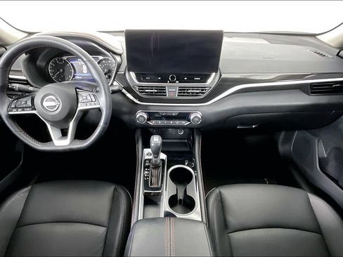 Used 2025 Nissan Altima 2.5 SR w/ SR Premium Package FWD image 17