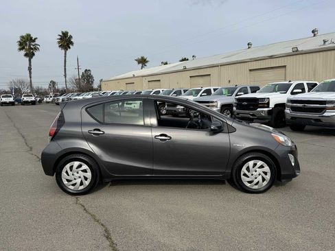 Used 2016 Toyota Prius C One image 10