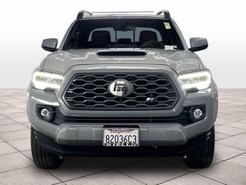 Used 2021 Toyota Tacoma TRD Sport w/ TRD Premium Sport Package AWD/4WD image 3