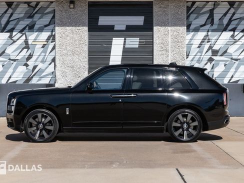Used 2021 Rolls-Royce Cullinan image 8