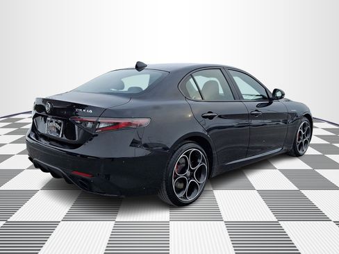 New 2025 Alfa Romeo Giulia AWD image 4
