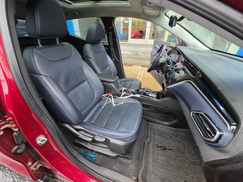 Used 2022 Chevrolet Bolt EUV Premier w/ Sun & Sound Package image 24