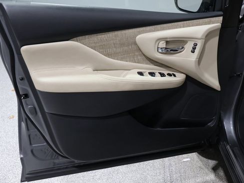 Used 2023 Nissan Murano SL image 12