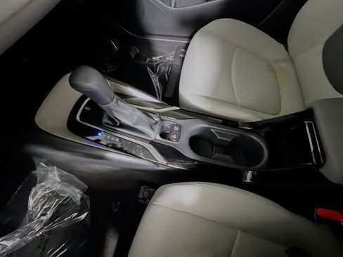 Used 2022 Toyota Corolla LE FWD image 24