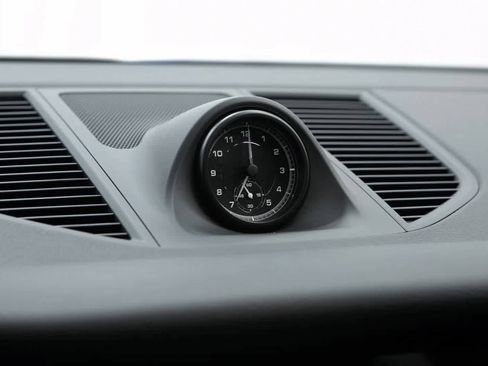 Certified 2025 Porsche Macan image 23