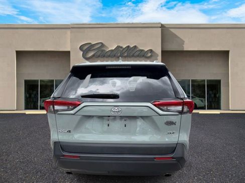 Used 2021 Toyota RAV4 XLE Premium FWD image 4