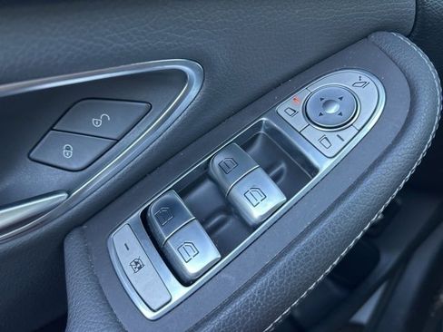 Used 2020 Mercedes-Benz C 300 Sedan image 16