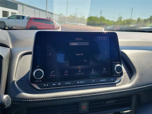 Used 2024 Nissan Rogue S FWD image 26