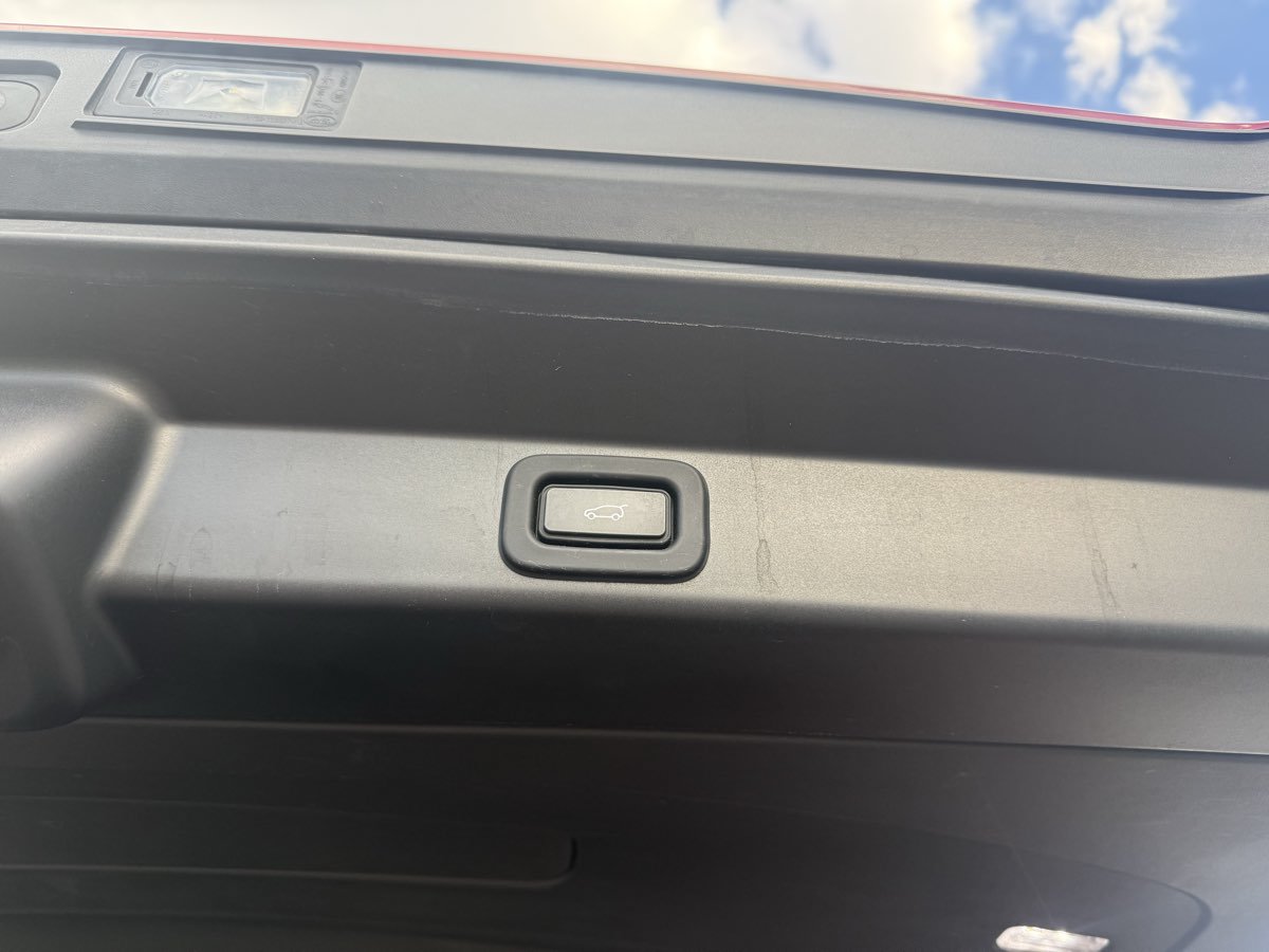 Used 2023 Land Rover Range Rover Sport SE Dynamic AWD/4WD image 18
