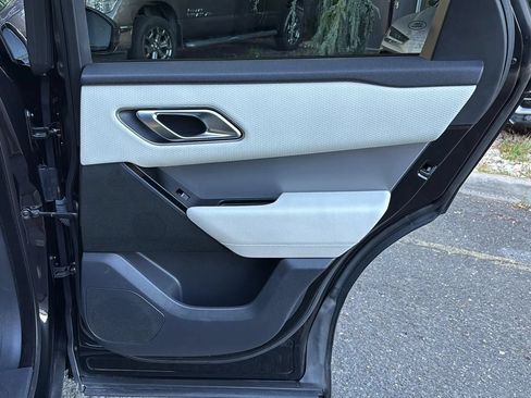 Used 2020 Land Rover Range Rover Velar R-Dynamic S AWD/4WD image 17