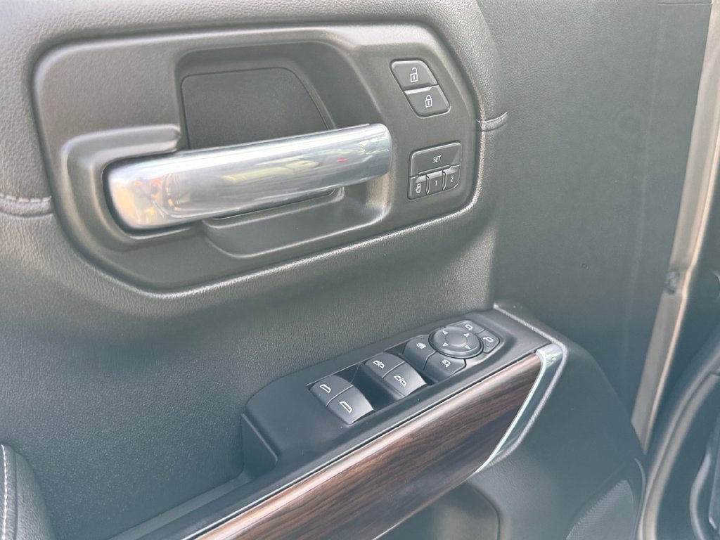 Used 2019 GMC Sierra 1500 SLT w/ SLT Premium Package AWD/4WD image 19
