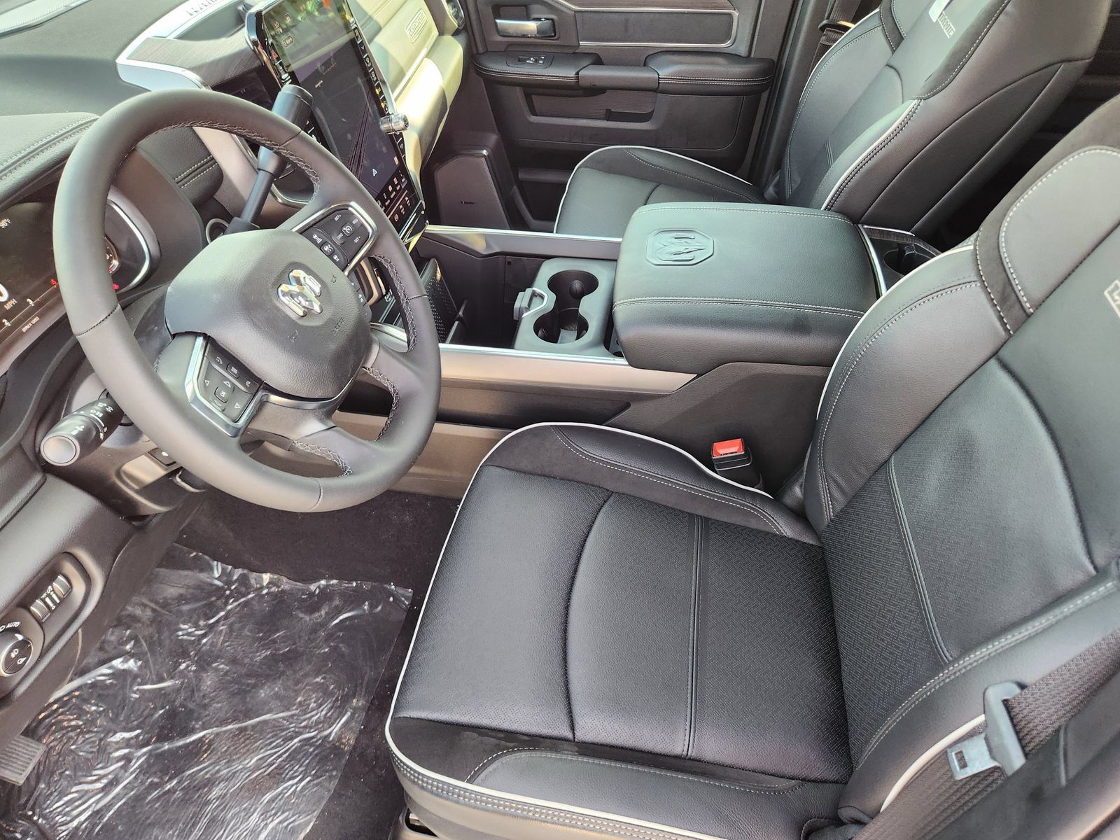 New 2026 RAM 3500 Laramie AWD/4WD image 25